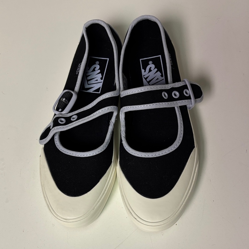 Vans Mary Jane Retro Shoes  Size 5 Ballerina Black White New